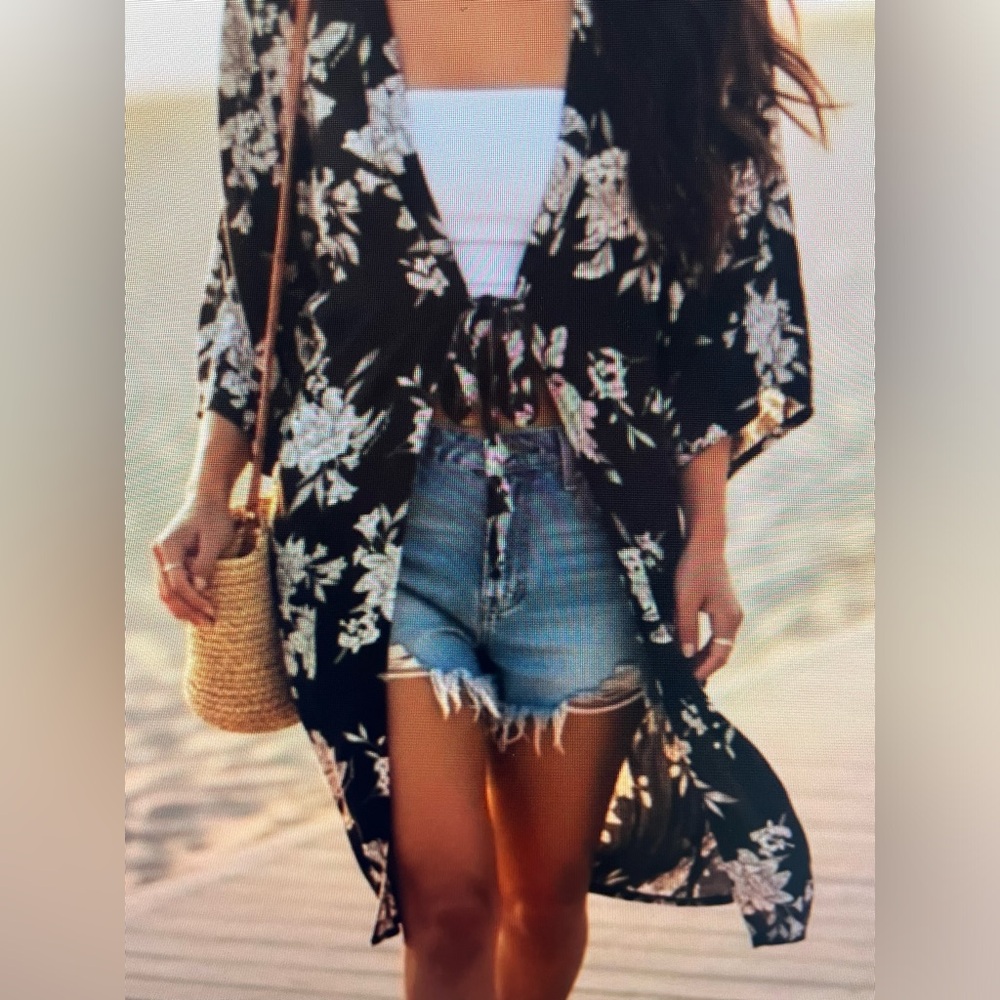 Spiritual Gangster Kimono Cover Up Black Floral with Pockets - Picture 3 of 4